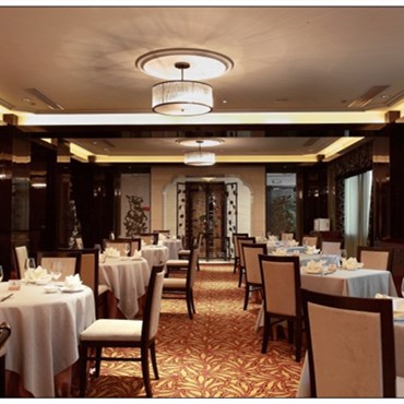 酒店臺(tái)布清洗方法 酒店臺(tái)布的鋪設(shè)